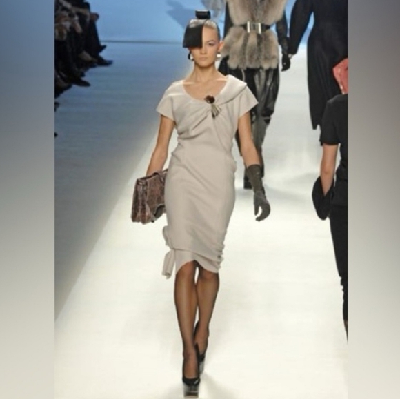 Louis Vuitton Dresses & Skirts - Louis Vuitton Gathered Midi Dress